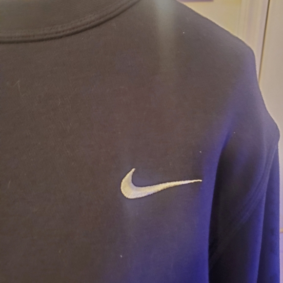 Nike Sweatshirt - Picture 5 of 11